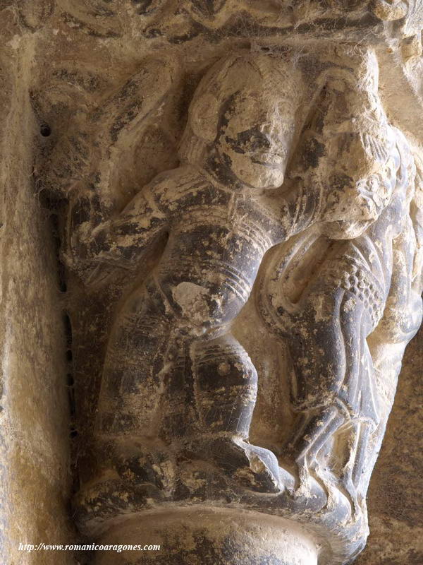 DETALLE DEL PERSONAJE DE LA ESPADA